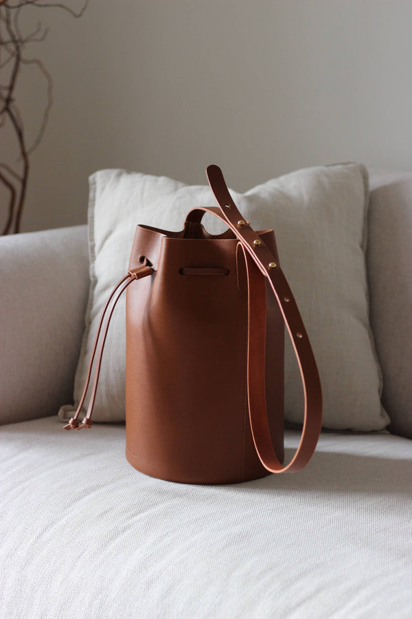Leather bucket bag brown